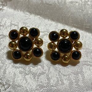 Monet Vintage gold tone earrings. Black and Gold. Fashionable